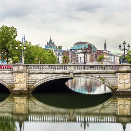 O'connell bridge in dublin, ierland