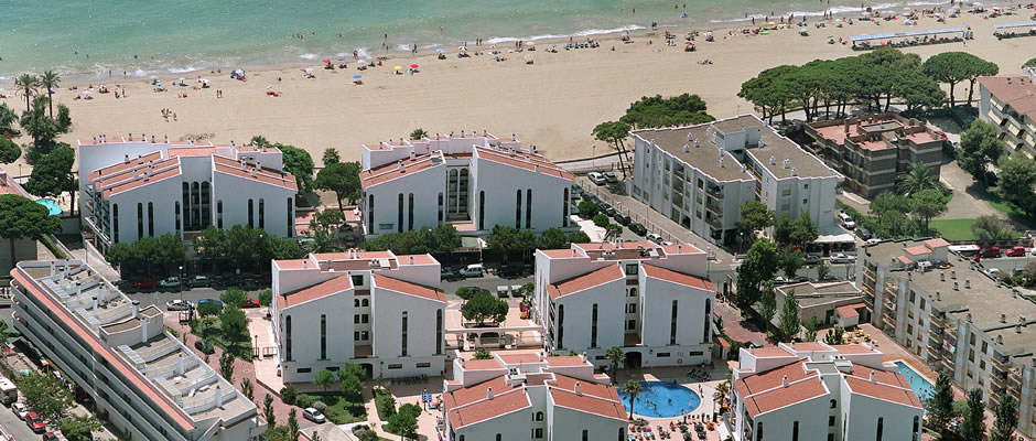 Strand bij Pins Platja in Cambrils, Costa Dorada, Spanje