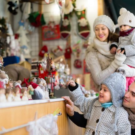 gezin kraam kerstmarkt