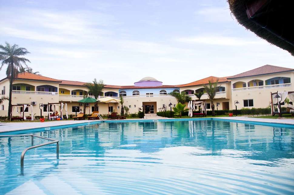Zwembad van Aparthotel Djeliba in Kololi, Gambia