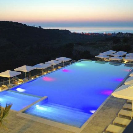 Zwembad van Rimondi Grand Resort & Spa in Stavromenos, Kreta
