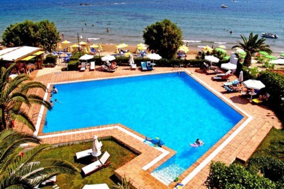Zwembad van Vasia Hotels Zephyros Beach Boutique in Stalís, Kreta
