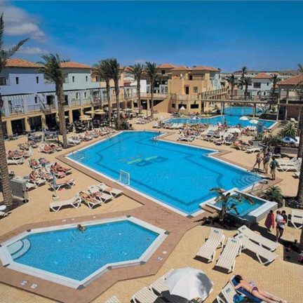 Zwembaden van Broncemar Beach Aparthotel in Caleta de Fuste, Fuerteventura
