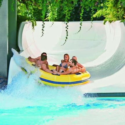 Tube glijbaan van splashworld ali bey park resort in side, turkije