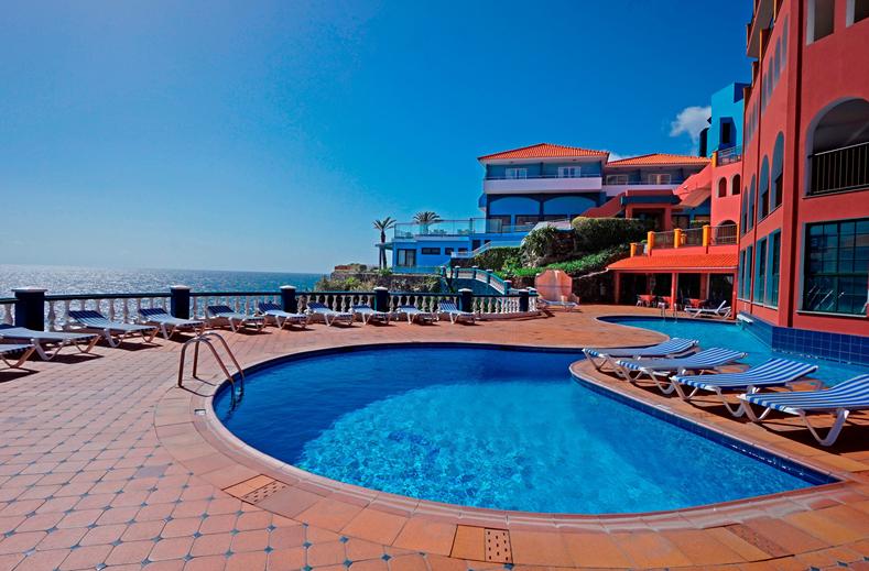 Zwembad van Hotel Royal Orchid in Caniço de Baixo, Madeira