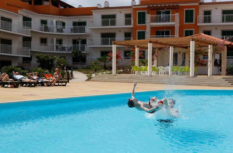 Zwembad van Vila Verde Resort in Santa Maria, Sal, Kaapverdië