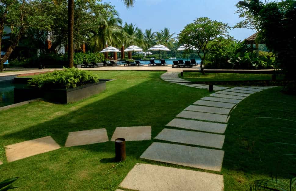 Tuin van Alila Diwa Goa resort in Betalbatim, India