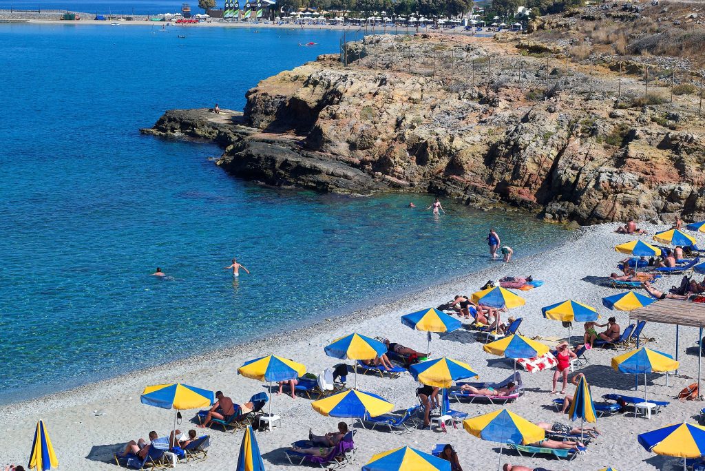 Strand van Sissi Bay Hotel & Spa in Sissi, Kreta