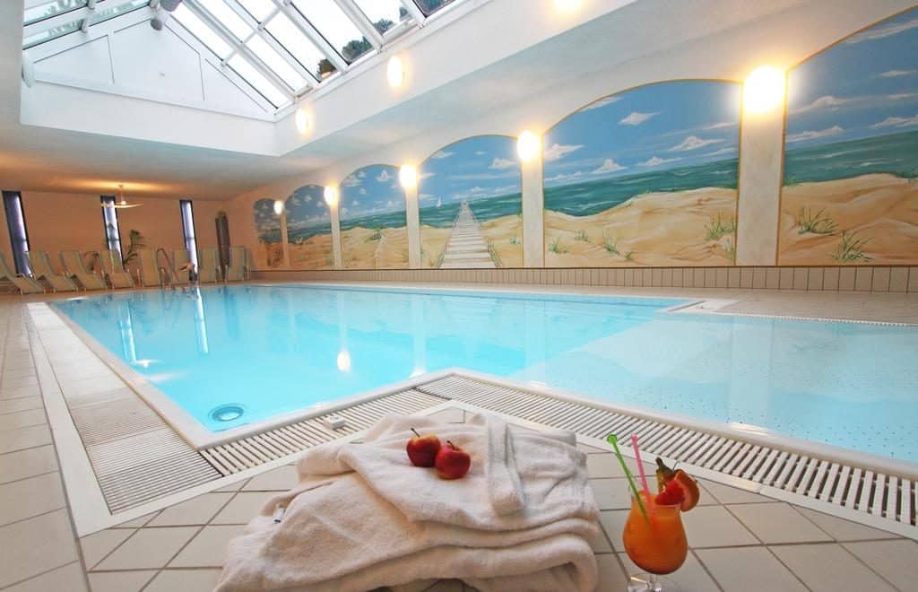 Zwembad van Hotel am Burgholz in Tabarz, Duitsland 