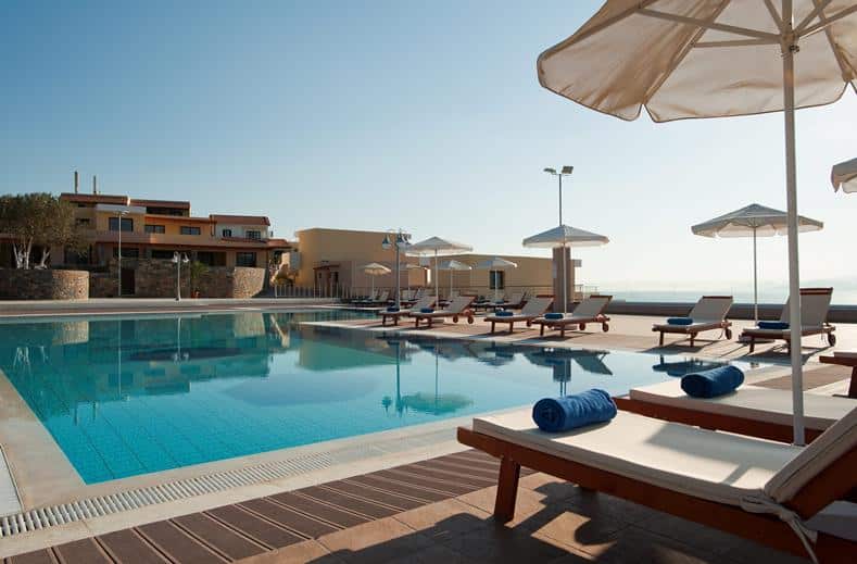 Zwembad van Miramare Resort & Spa in Agios Nikolaos, Kreta
