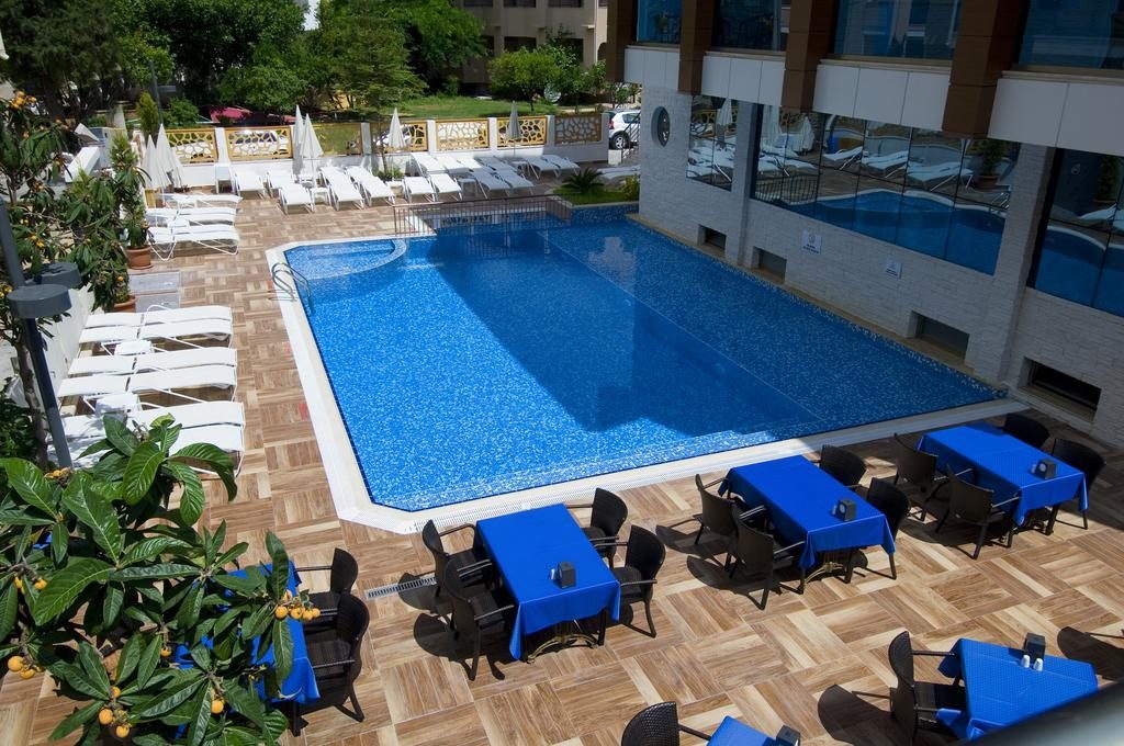 Zwembad van Supreme Hotel in Marmaris, Turkije