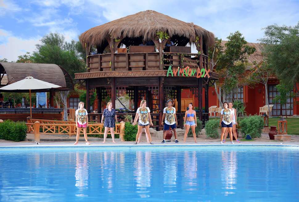 Animatieteam van hotel Jungle Aqua Park in Hurghada, Egypte