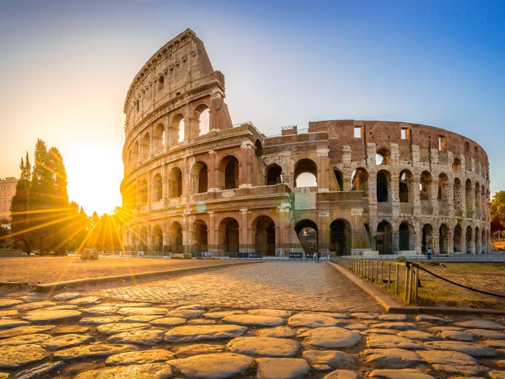 Colosseum in Rome tijdens zonsondergang