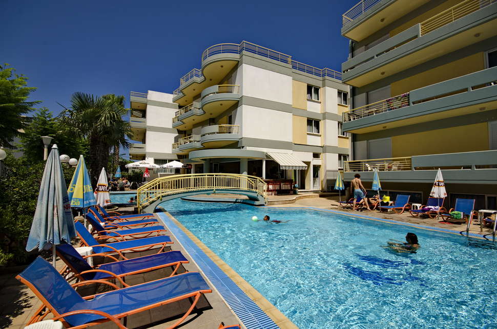 Zwembad van Angela Apartments in Kos, Griekenland