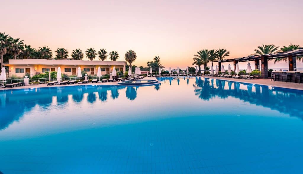 Zwembad van Vuni Palace in Kyrenia, Cyprus