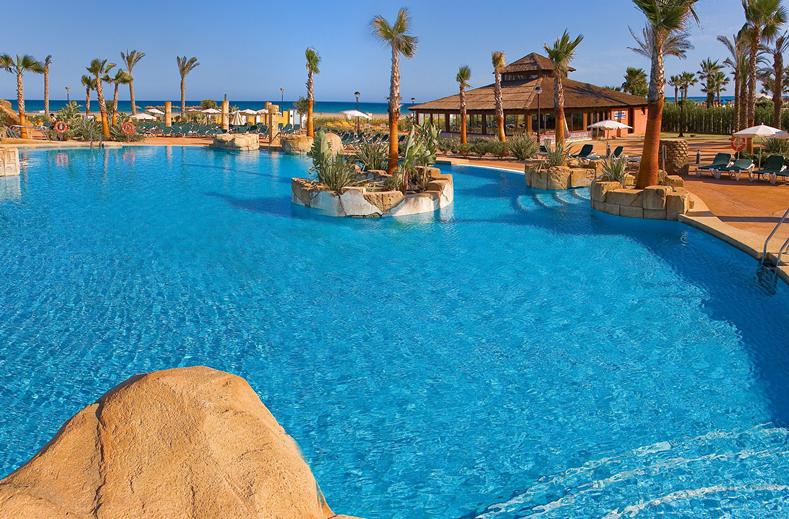 Zwembad van Zimbali Playa Spa in Vera, Spanje