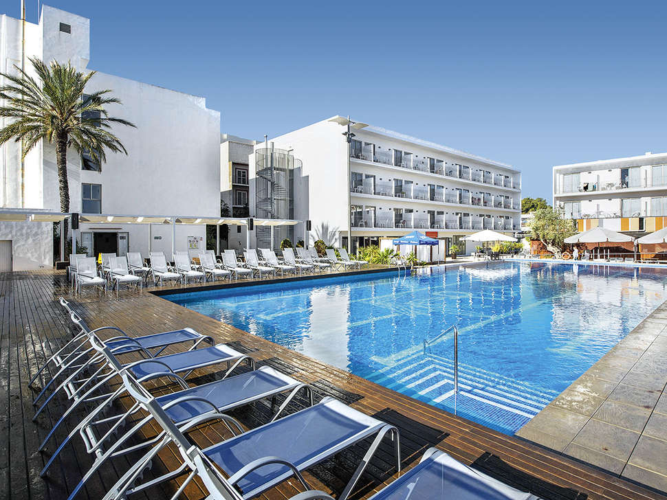 Zwembad van Hotel Puchet in Sant Antoni de Portmany , Ibiza