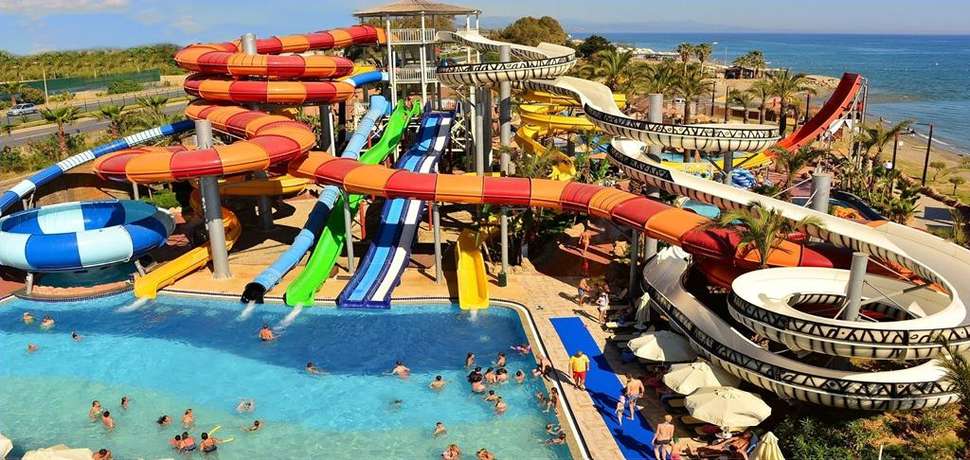 Waterpark van Long Beach Resort en Spa Deluxe in Alanya, Turkije