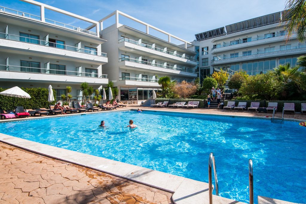 Zwembad van hotel Sun Palace Albir in Spanje