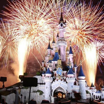 Vuurwerkshow in disneyland parijs