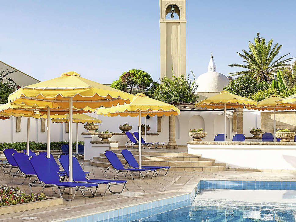 Zwembad van Mitsis Petit Palais in Rhodos-Stad, Griekenland