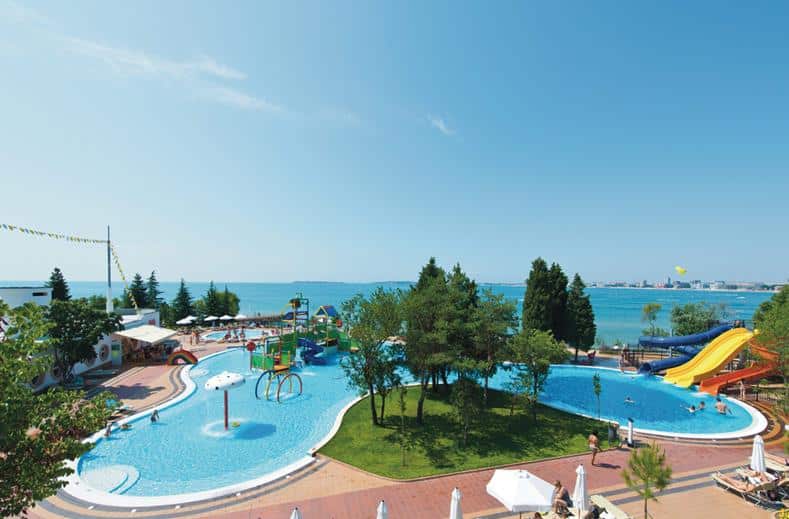 Zwembad van ClubHotel RIU Helios Paradise in Sunny Beach, Bulgarije