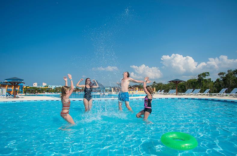 Zwembad van Fiesta Americana Holguin Costa Verde in Playa Pesquero, Cuba