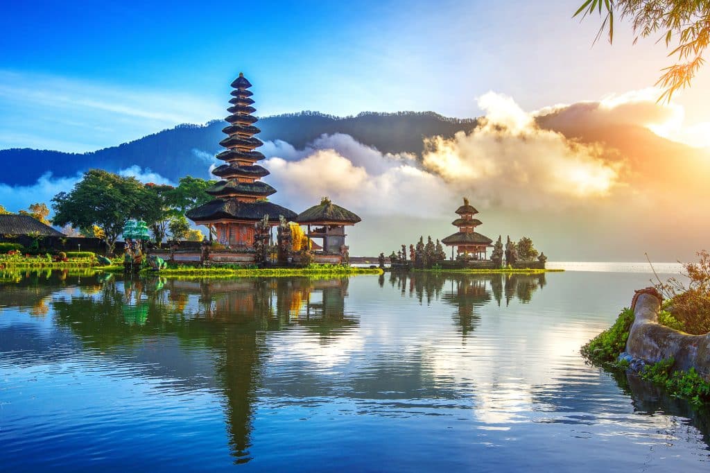 pura ulun danu bratan tempel op bali in Indonesie