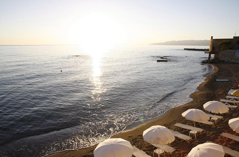 Strand van Glaros Beach Hotel in Chersonissos, Kreta