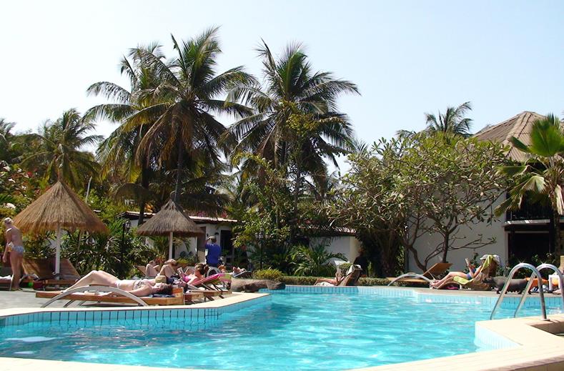 Zwembad van Hotel Bakotu in Kotu, Gambia