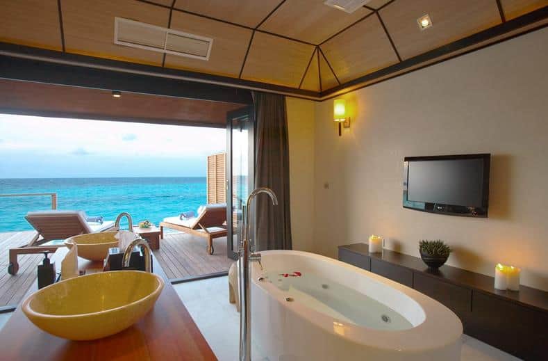 Hotelkamer van Lily Beach Resort en Spa in Zuid-Ari Atol, Malediven