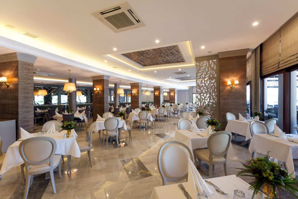 Restaurant van Hotel Samara in Torba, Turkije