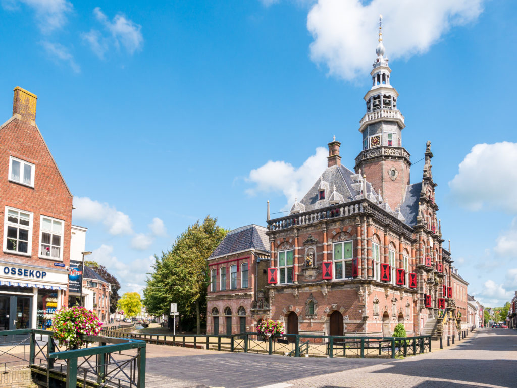 Stadhuis van Bolsward in Friesland, Nederland
