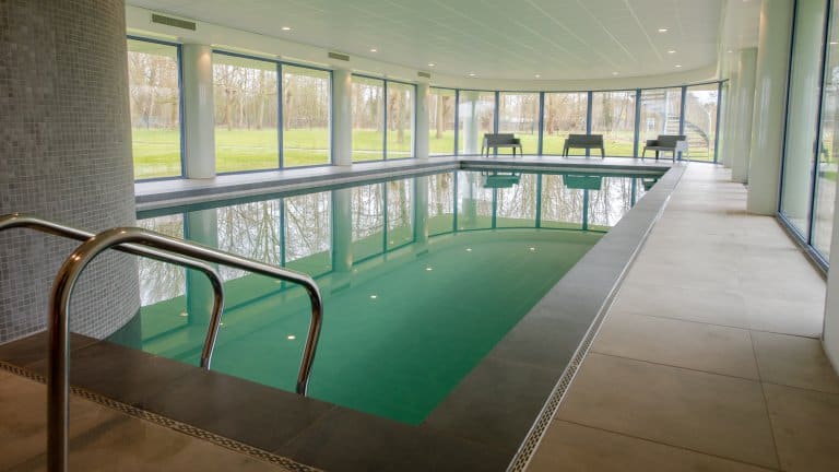 Binnenzwembad van Best Western Plus Hotel Groningen Plaza in Groningen, Groningen, Nederland