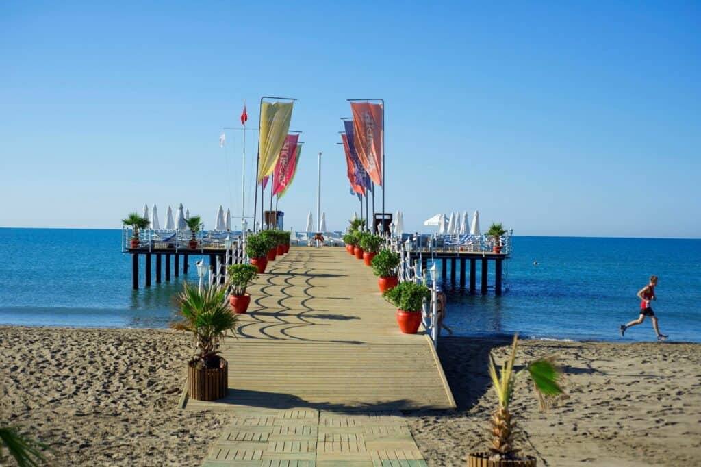 Strand van Limak Arcadia Golf Resort in Belek, Turkse Rivièra, Turkije