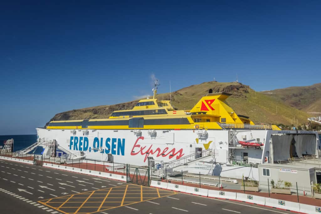 Boot van Fred Olsen Express op de Canarische Eilanden in Spanje