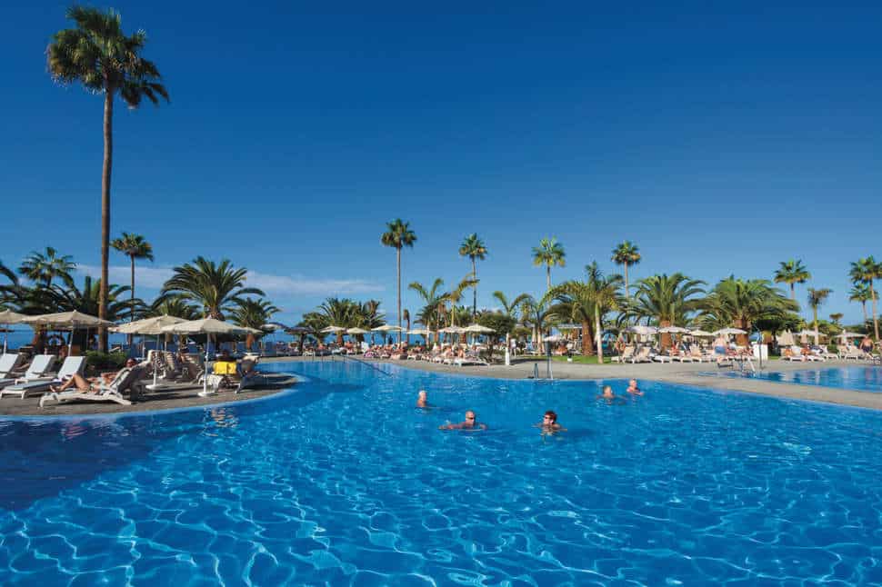 Zwembad van RIU Palace Tenerife in Costa Adeje, Tenerife, Spanje