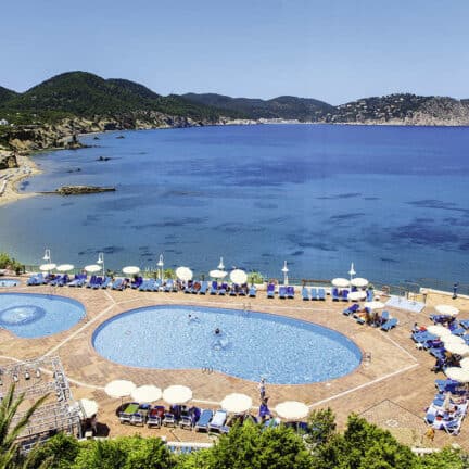 Invisa Figueral Resort in Playa de Figueral, Ibiza, Spanje