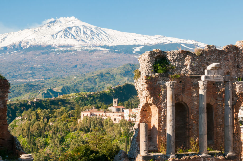 Taormina theater en Etna vulkaan op Sicilië