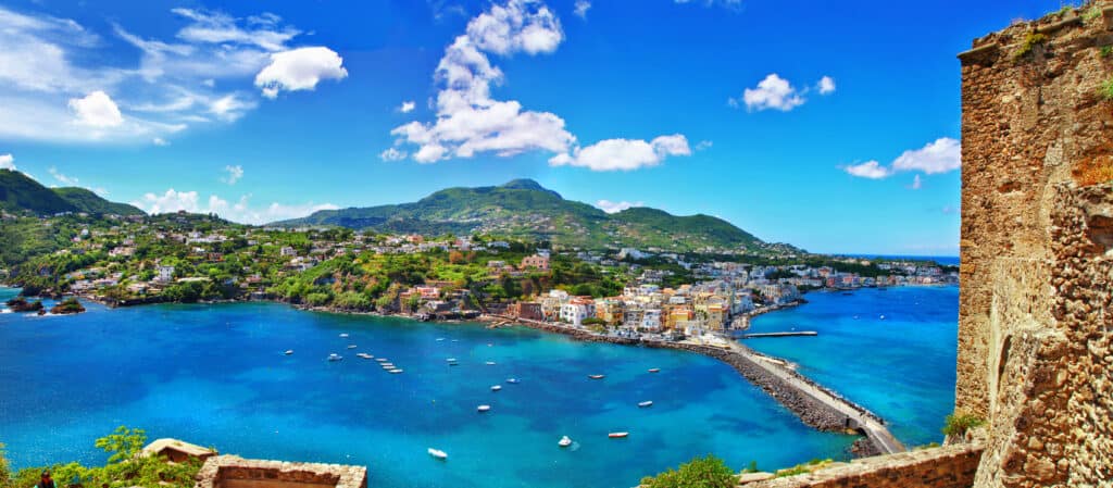 Uitzicht over Ischia in Italië