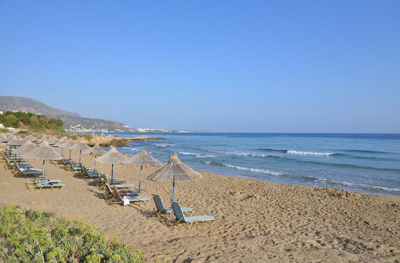 Strand van Alexander Beach in Stalis op Kreta, Griekenland