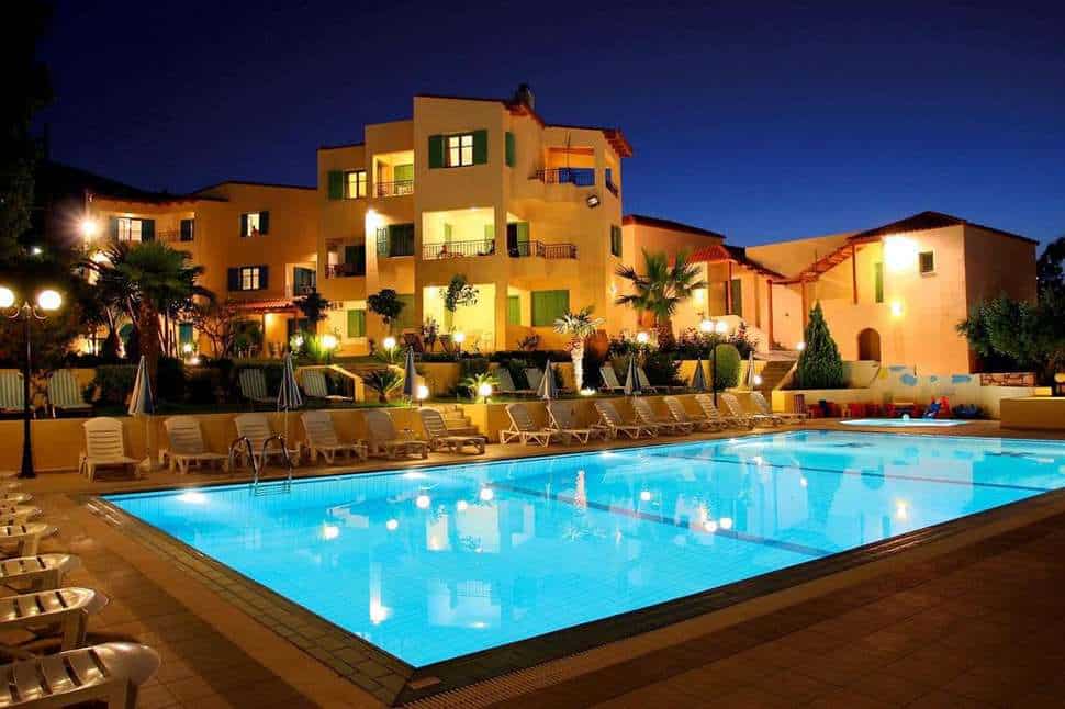 Zwembad van Sylvia Appartementen in Chersonissos, Kreta, Griekenland