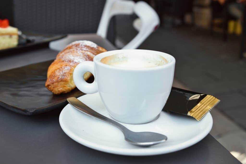 Koffie met een broodje in Triëst