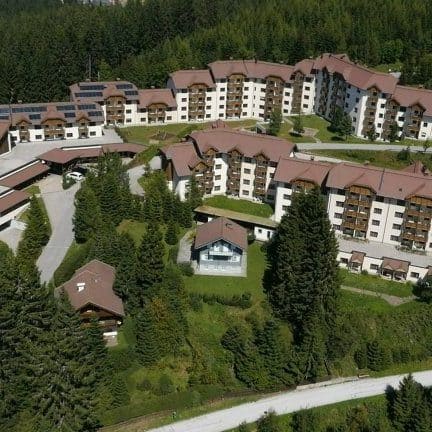 Almresort gerlitzen kanzelhöhe in treffen am ossiachersee, oostenrijk