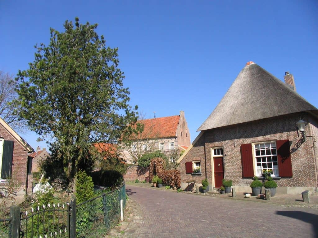 Oude huizen en boerderijen in Bronkhorst