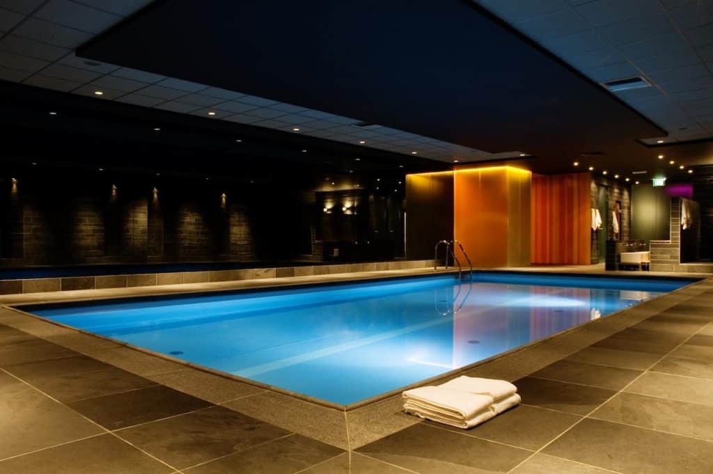 Zwembad van hotel Oud London in Zeist, Utrecht