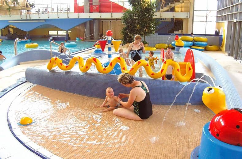 Zwembad van vakantiepark Hasseröder in Saksen-Anhalt