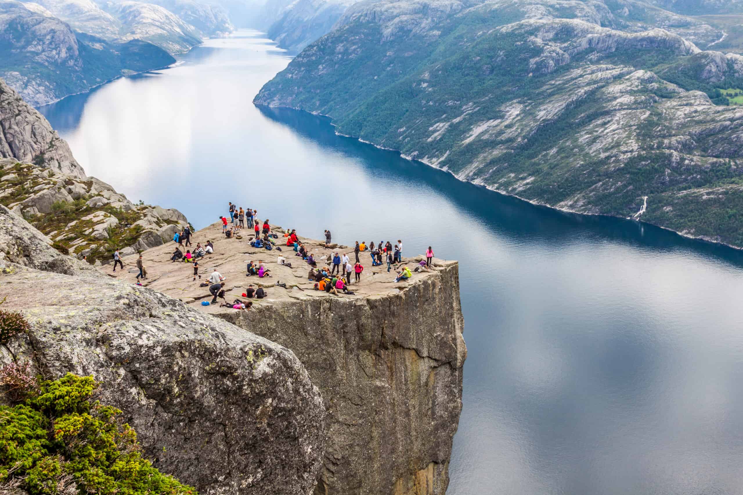 Uitzicht op Preikestolen (Pulpit Rock) in Lysefjorden, Noorwegen